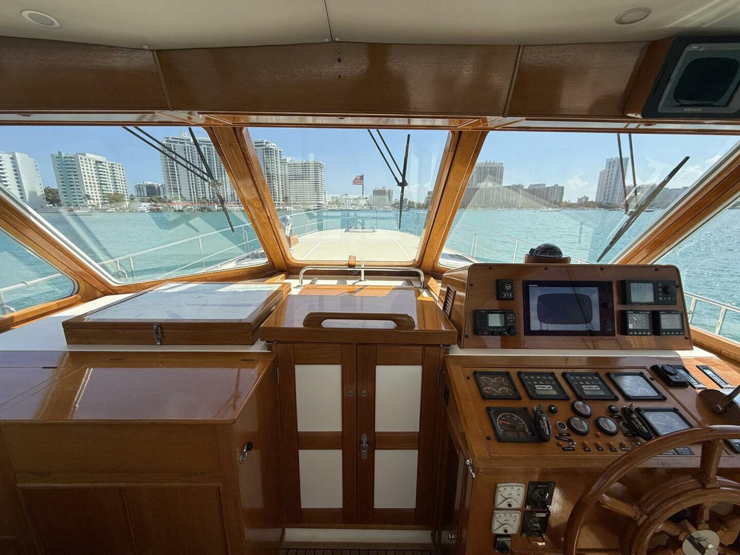 Slide: The Image of Grand Banks 49 Eastbay HX 1999 - 5179812