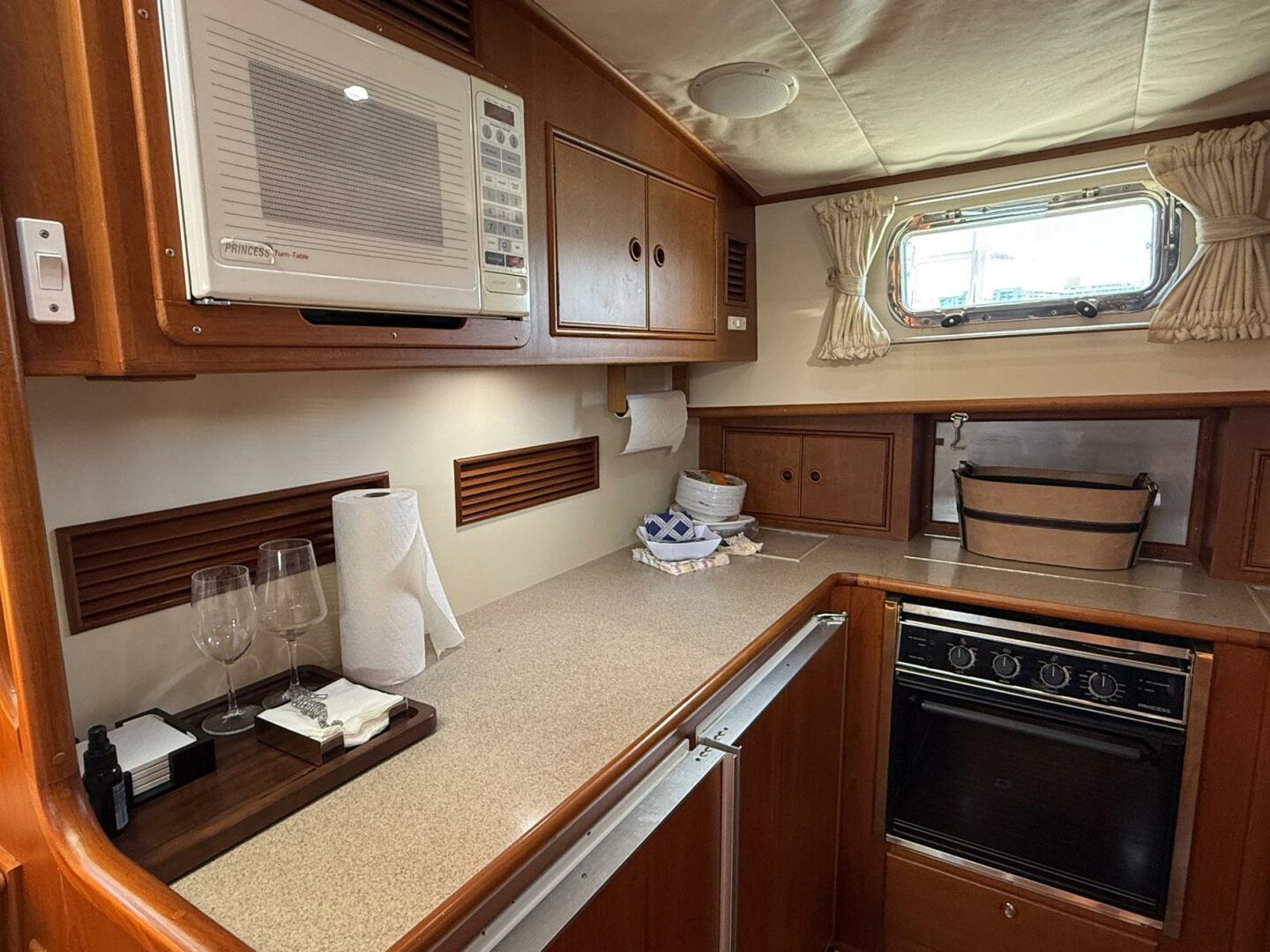 Slide: The Image of Grand Banks 49 Eastbay HX 1999 - 5179815