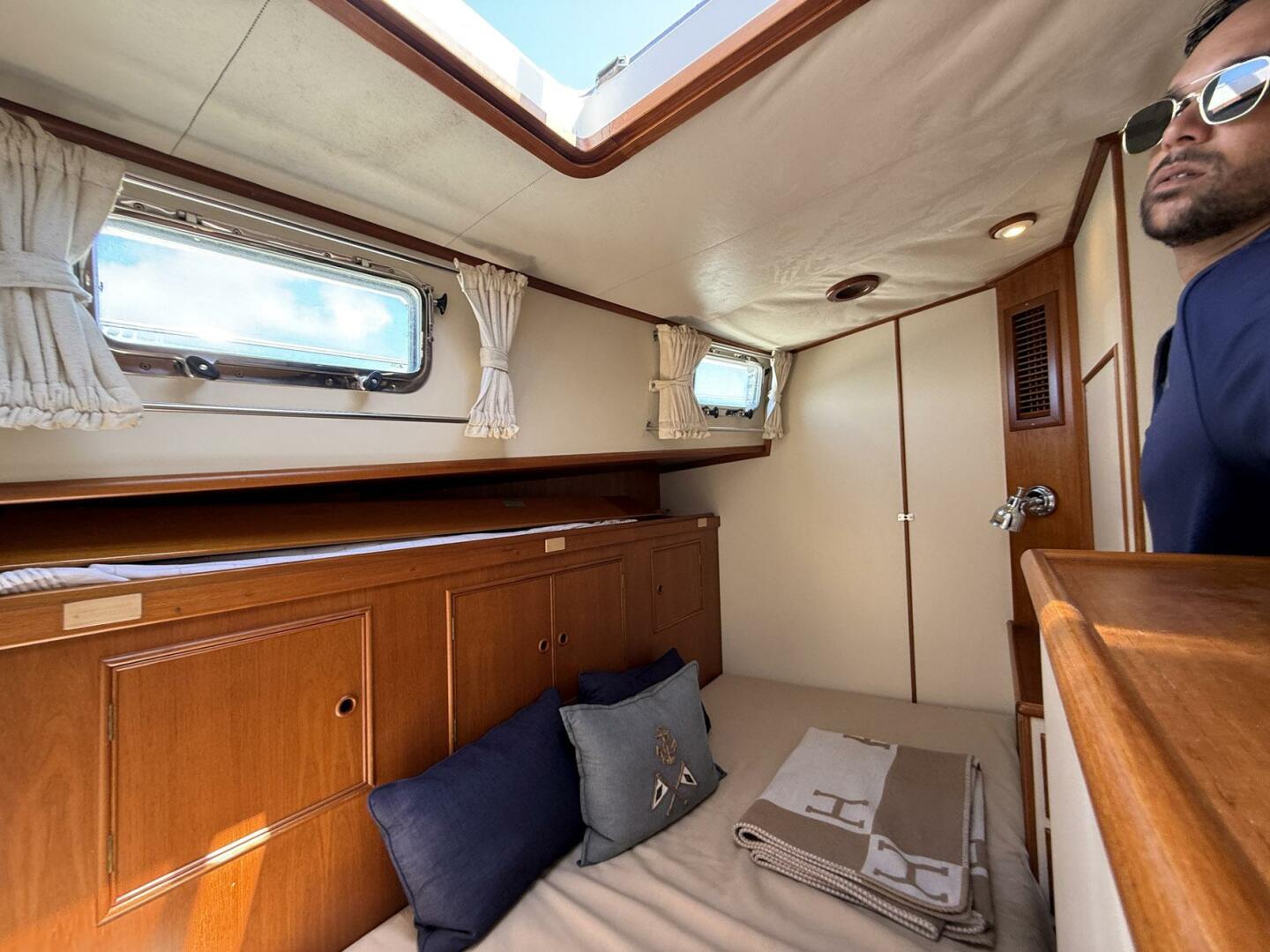 Slide: The Image of Grand Banks 49 Eastbay HX 1999 - 5179820