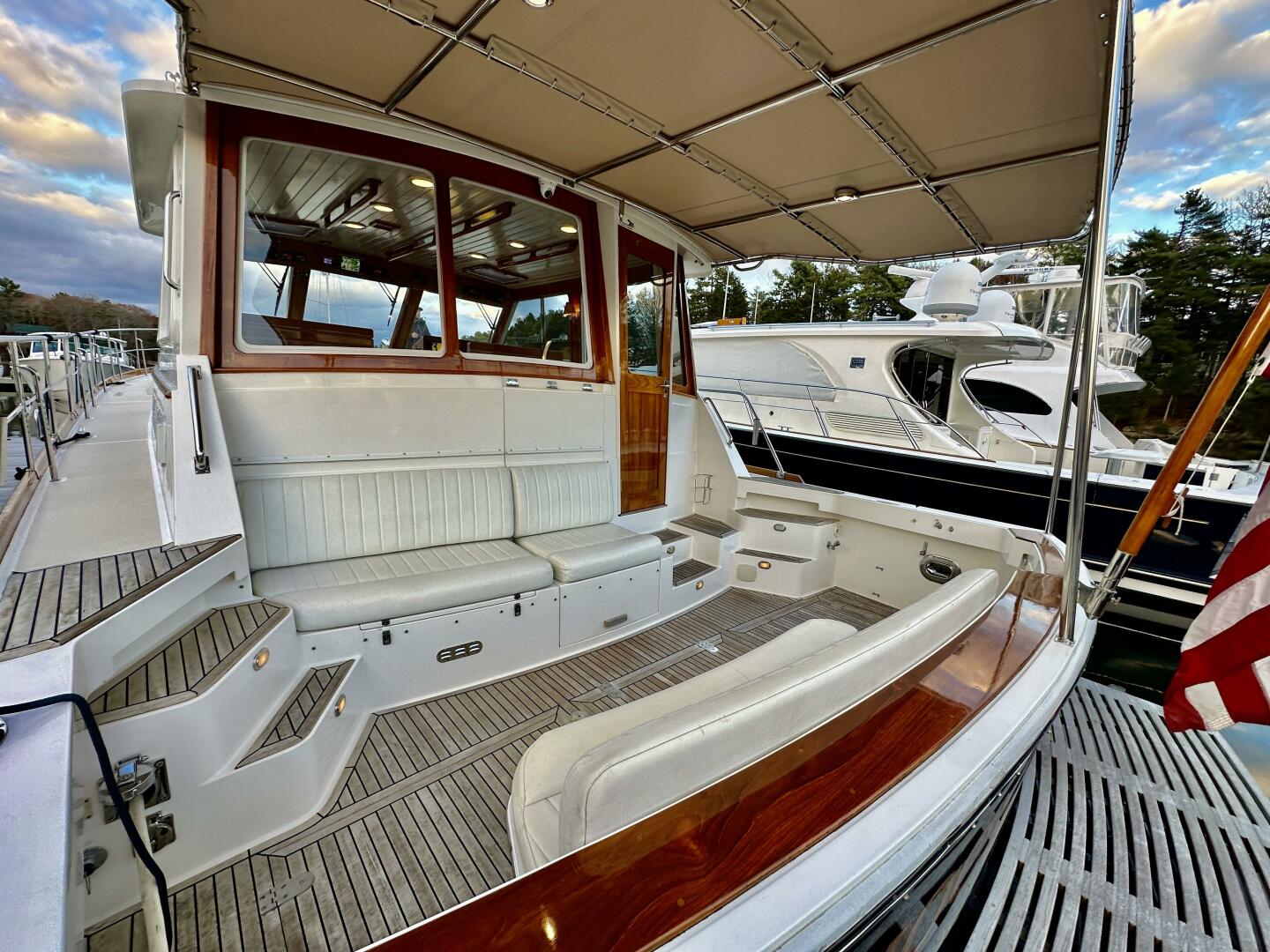 Slide: The Image of Grand Banks 49 Eastbay HX 2004 - 5221409