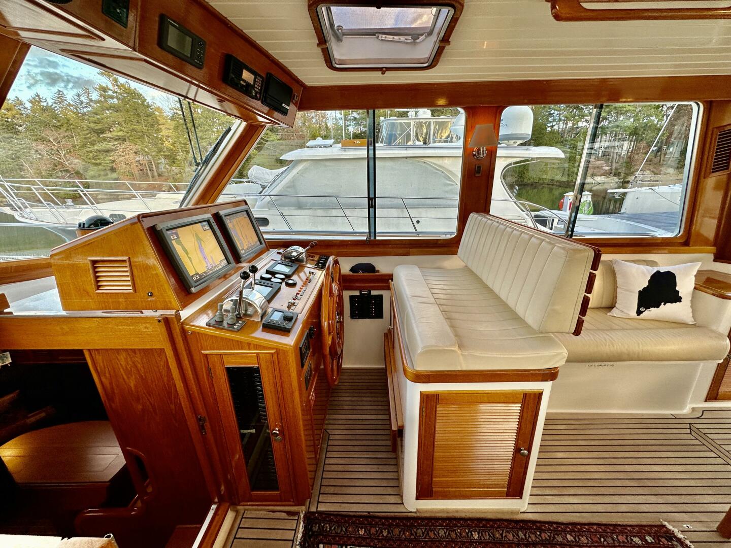 Slide: The Image of Grand Banks 49 Eastbay HX 2004 - 5221415