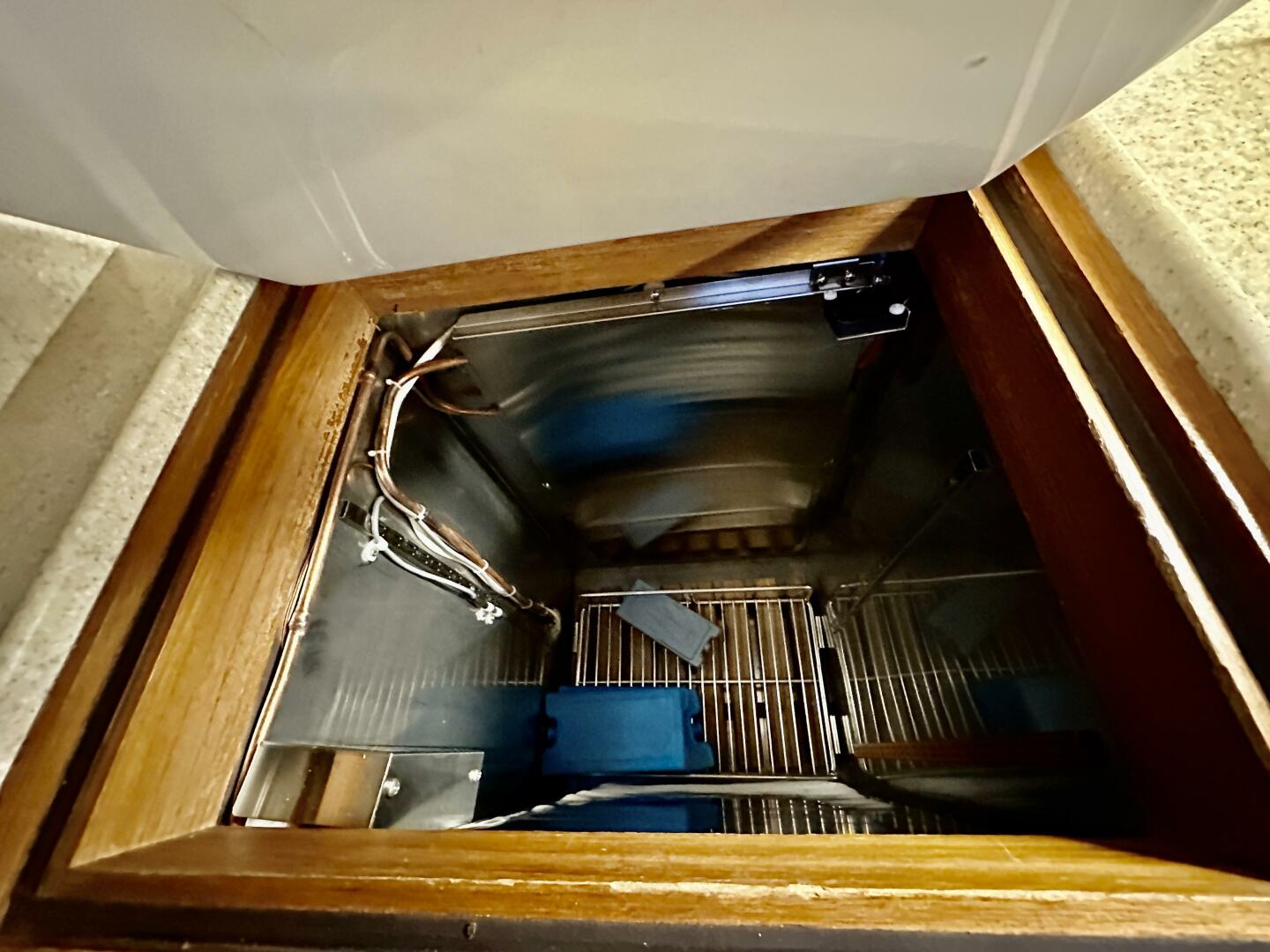 Slide: The Image of Grand Banks 49 Eastbay HX 2004 - 5221437