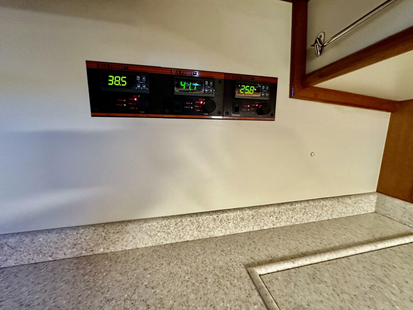 Slide: The Image of Grand Banks 49 Eastbay HX 2004 - 5221440