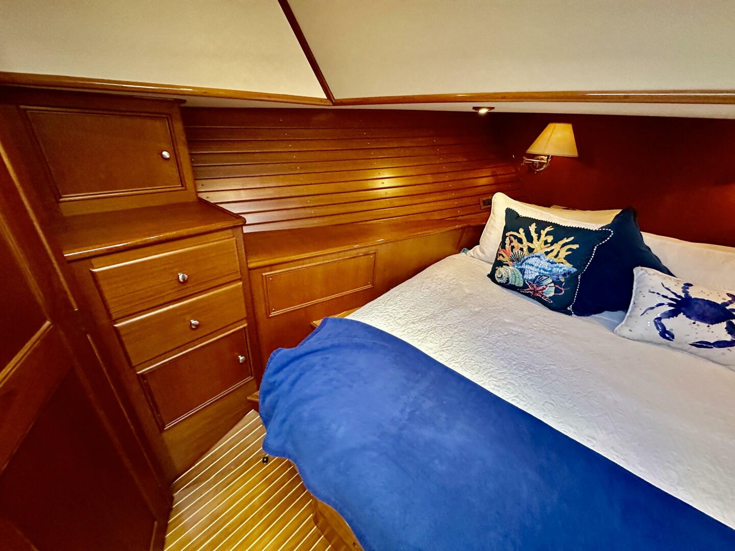 Slide: The Image of Grand Banks 49 Eastbay HX 2004 - 5221445