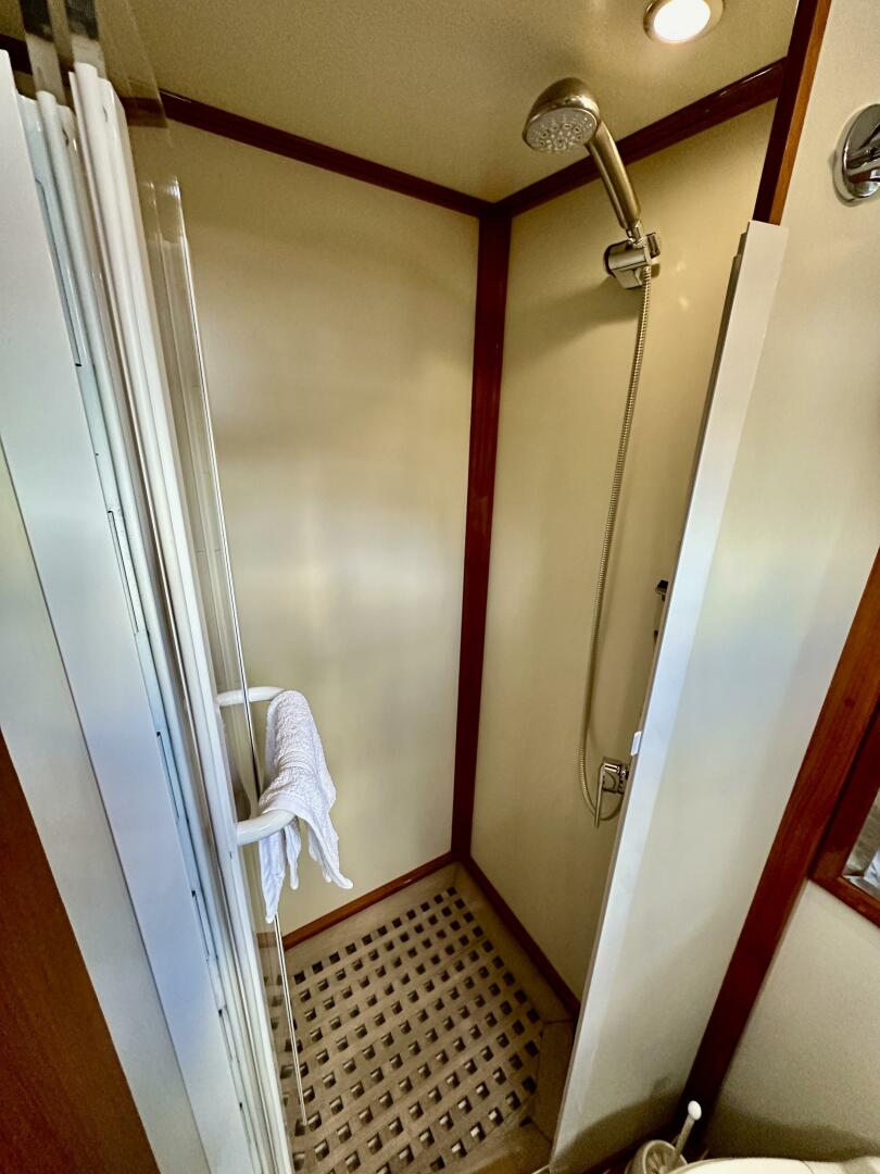 Slide: The Image of Grand Banks 49 Eastbay HX 2004 - 5221450