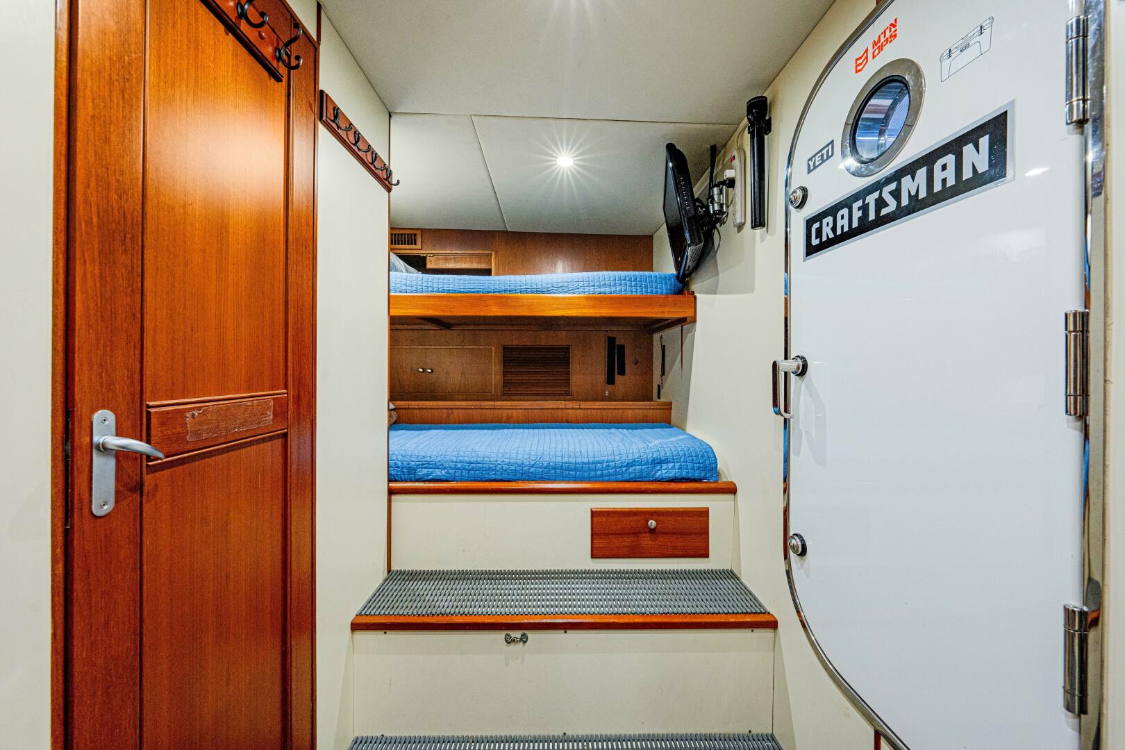 Slide: The Image of 2006 Grand Banks 72 Aleutian Raised Pilothouse  - 39