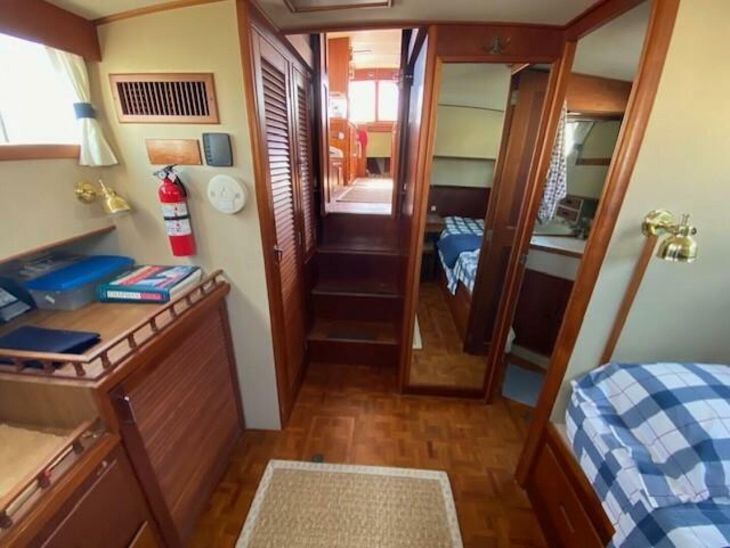 Slide: The Image of Master Stateroom Looking Forward - 4766403
