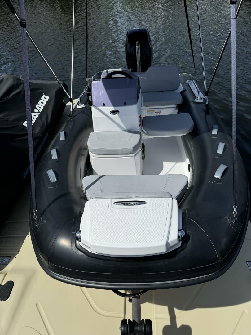 Slide: The Image of Grand Inflatables Gold 380 2023 - 4918755