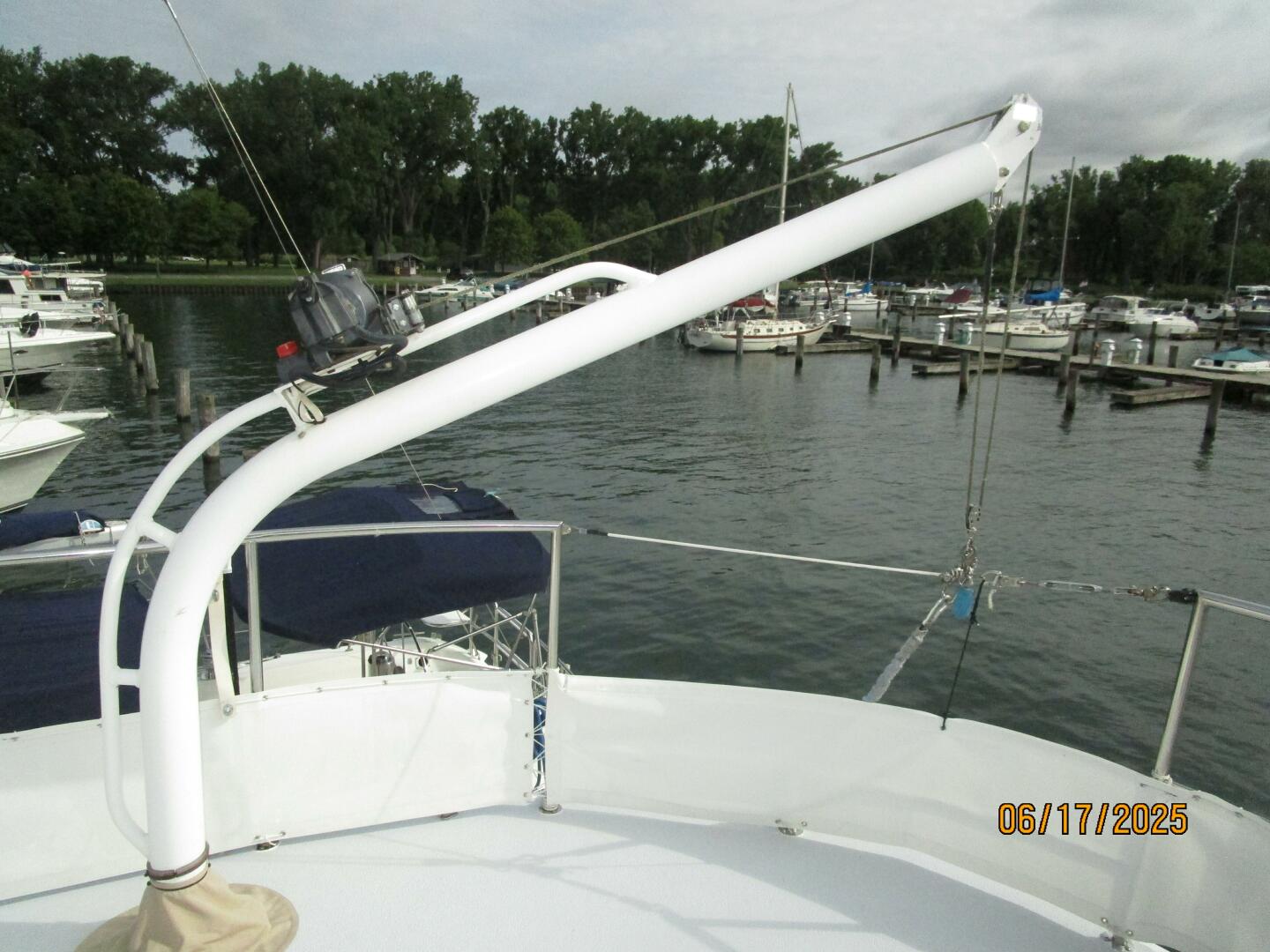 Slide: The Image of 37' Great Harbour tender davit - 5420911