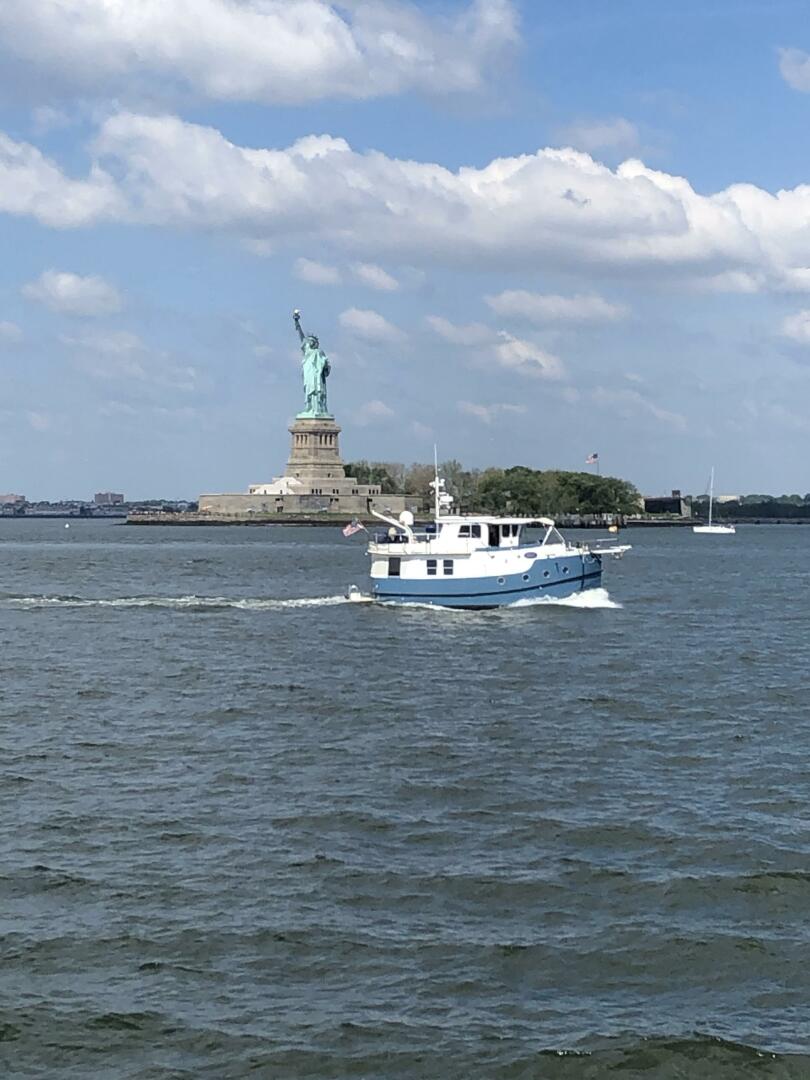 Slide: The Image of 37' Great Harbour underway1 - 5423629