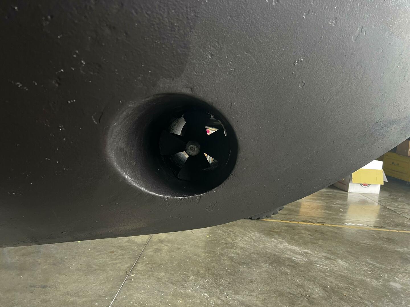 Slide: The Image of 37' Great Harbour bowthruster - 5423631