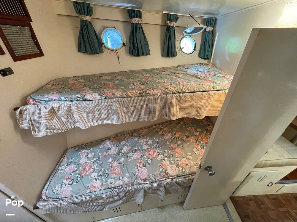 Slide: The Image of Crew's Quarters - 14363351
