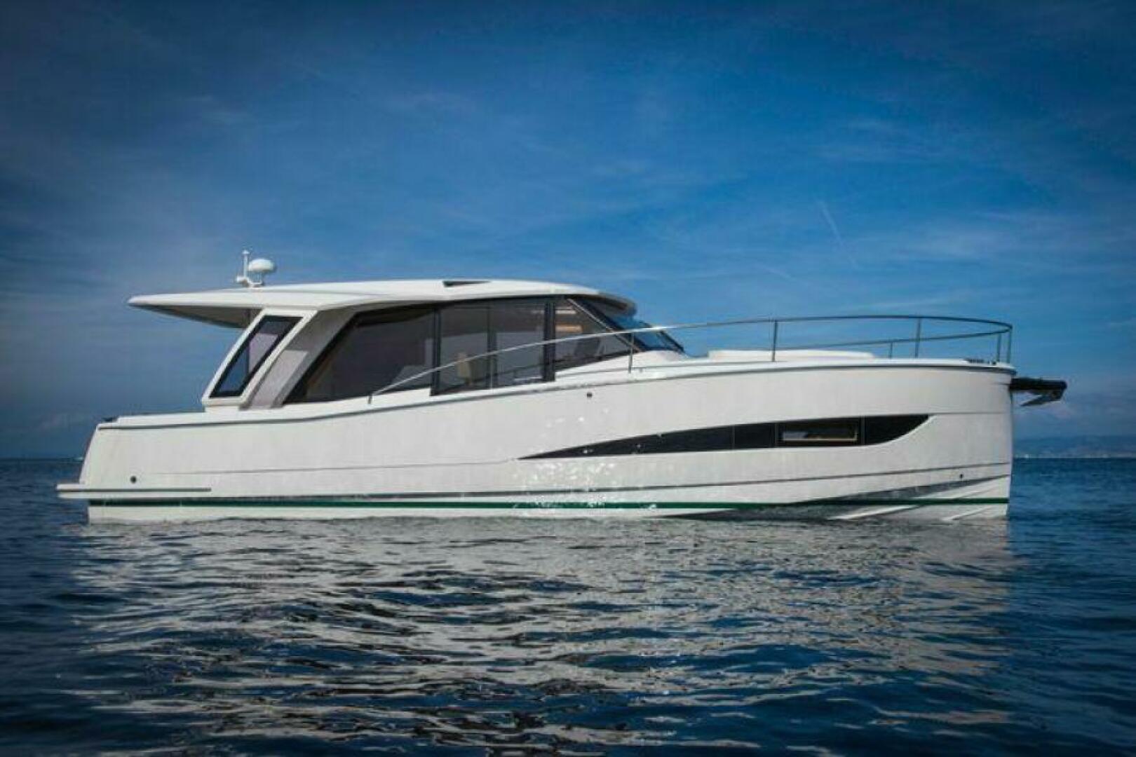 Slide: The Image of Greenline 39 Gen 6 Hybrid 2024 - 4452505