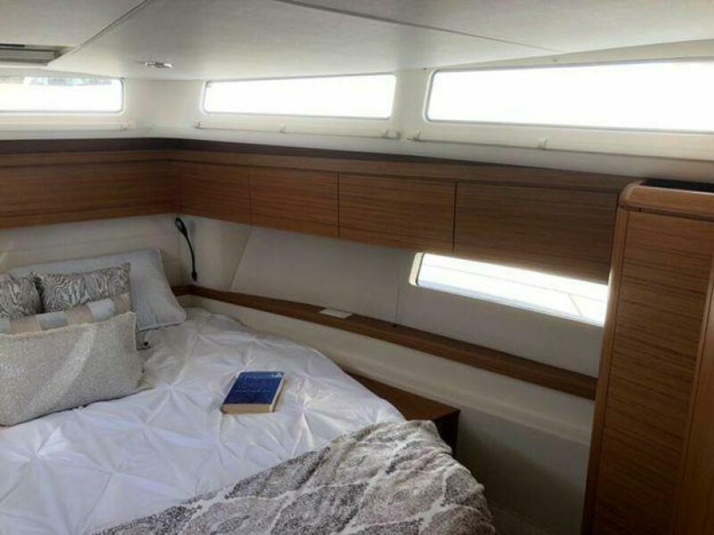Slide: The Image of Greenline 39 Gen 6 Hybrid 2024 - 4452492