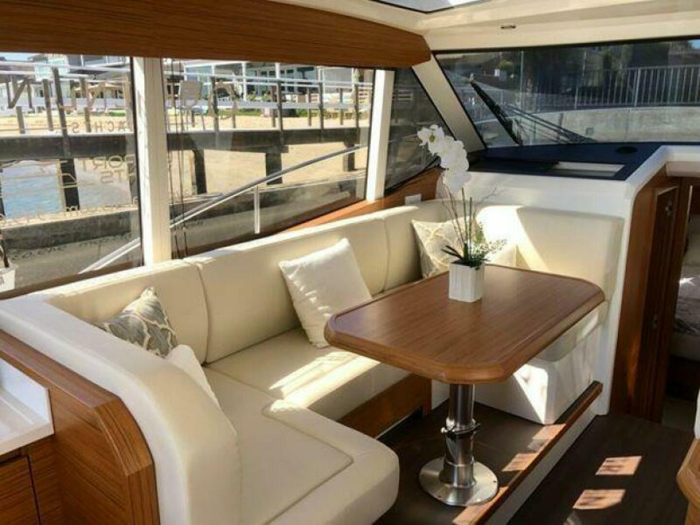 Slide: The Image of Greenline 39 Gen 6 Hybrid 2024 - 4452470