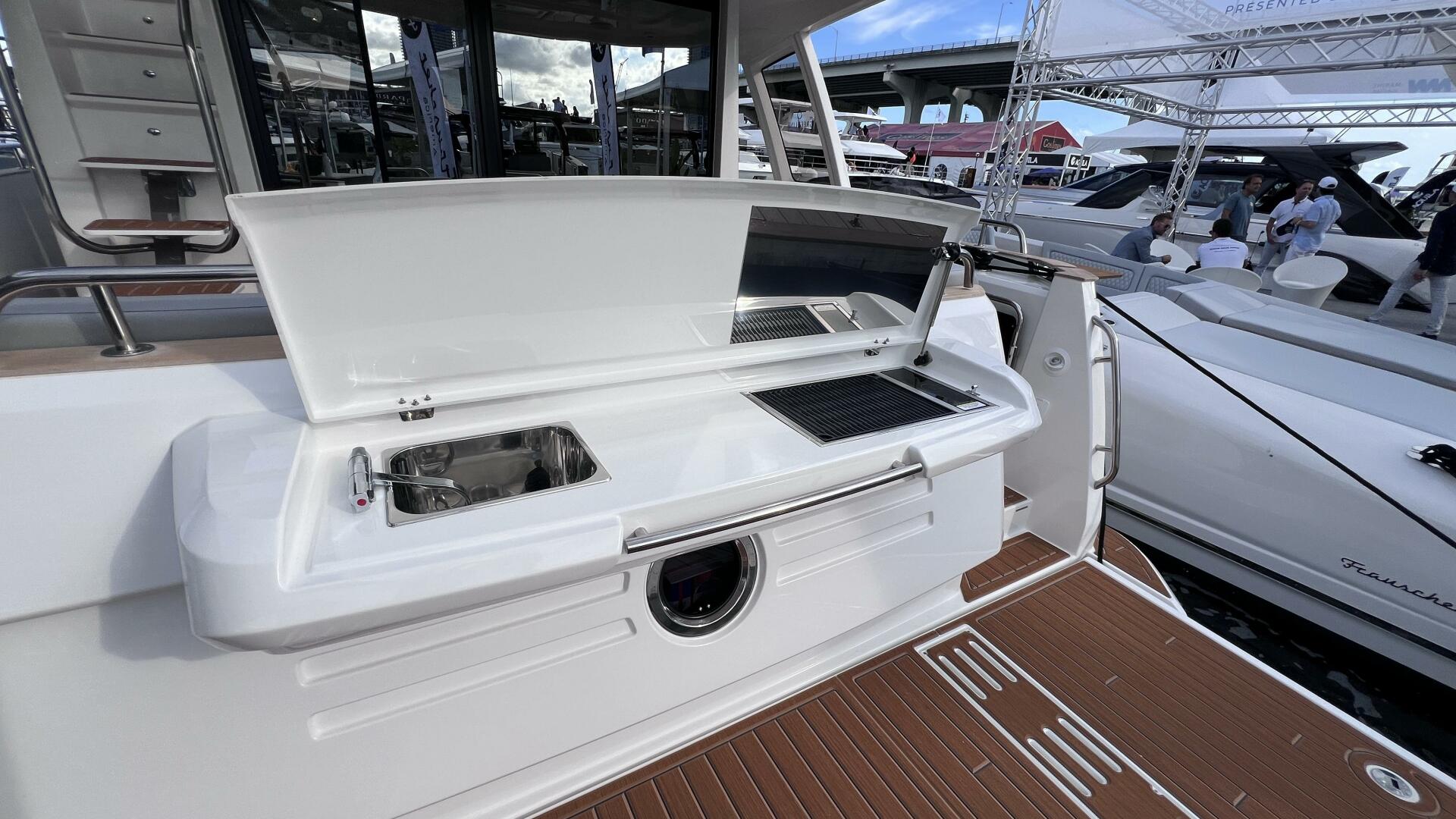 Slide: The Image of Greenline 48 Fly Hybrid 2024 - 4166022