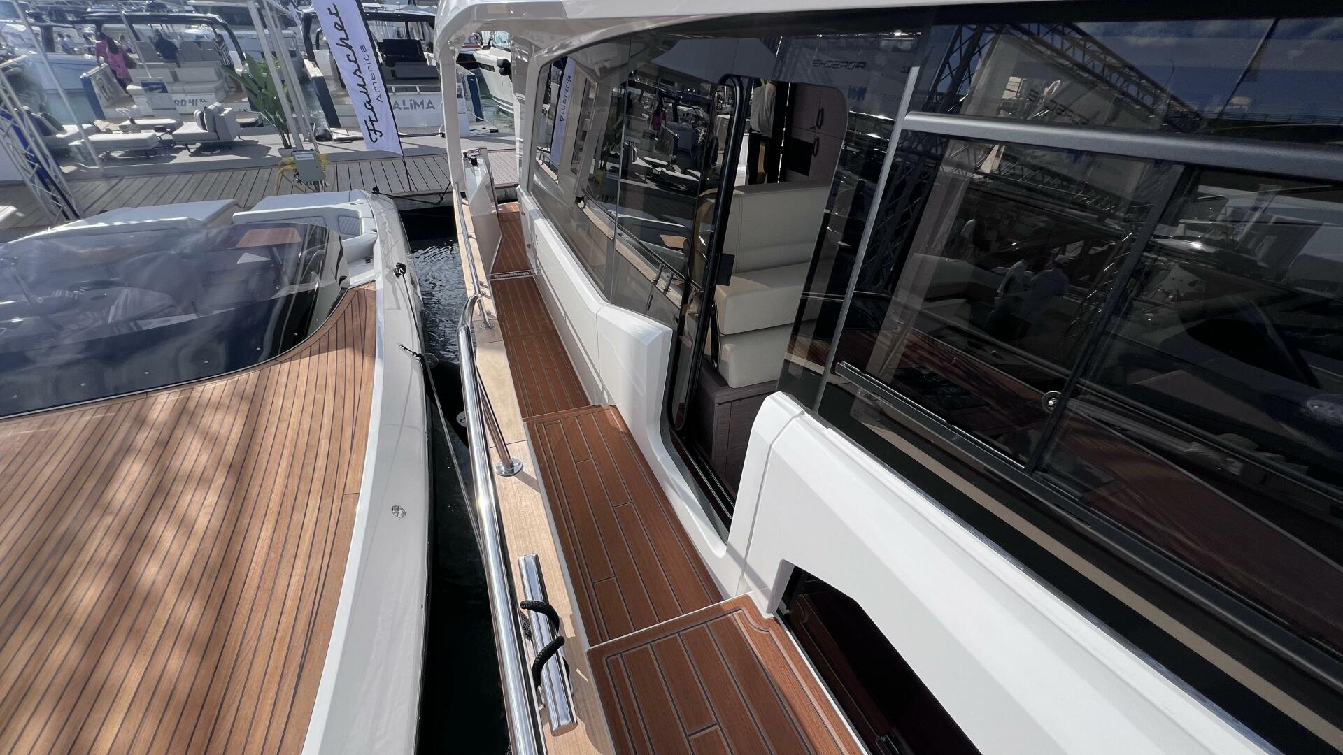 Slide: The Image of Greenline 48 Fly Hybrid 2024 - 4166057