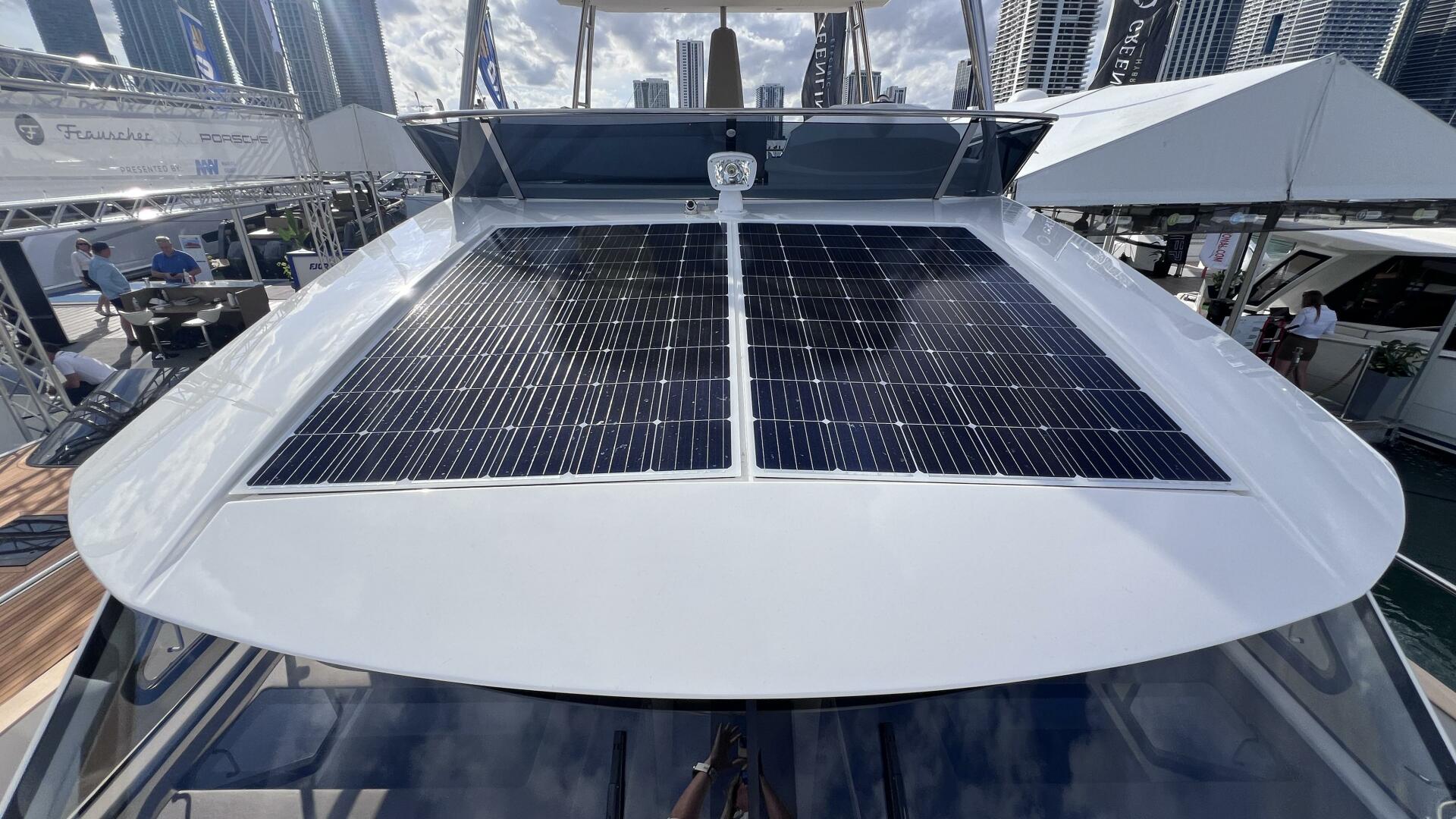 Slide: The Image of Greenline 48 Fly Hybrid 2024 - 4166059