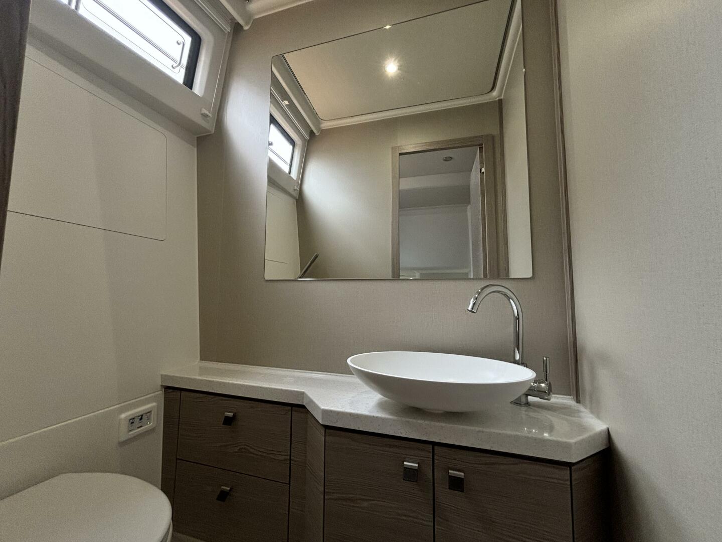 Slide: The Image of Greenline 48 Fly Hybrid 2024 - 4282442