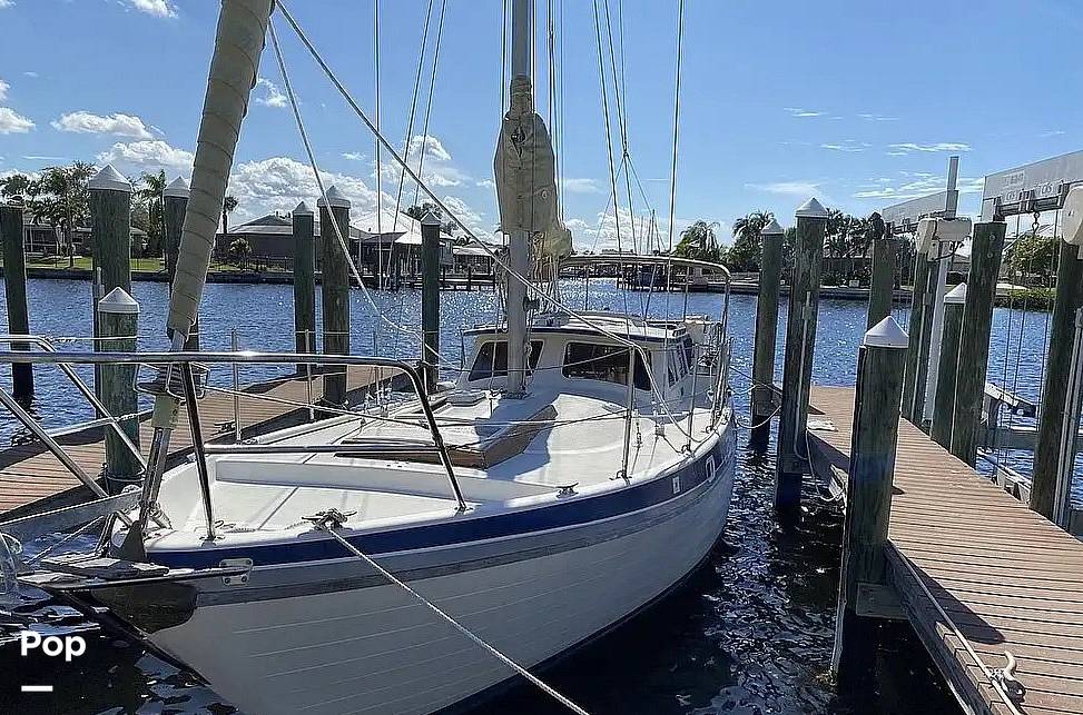 Slide: The Image of Gulf 32 Pilothouse 1987 - 14449839