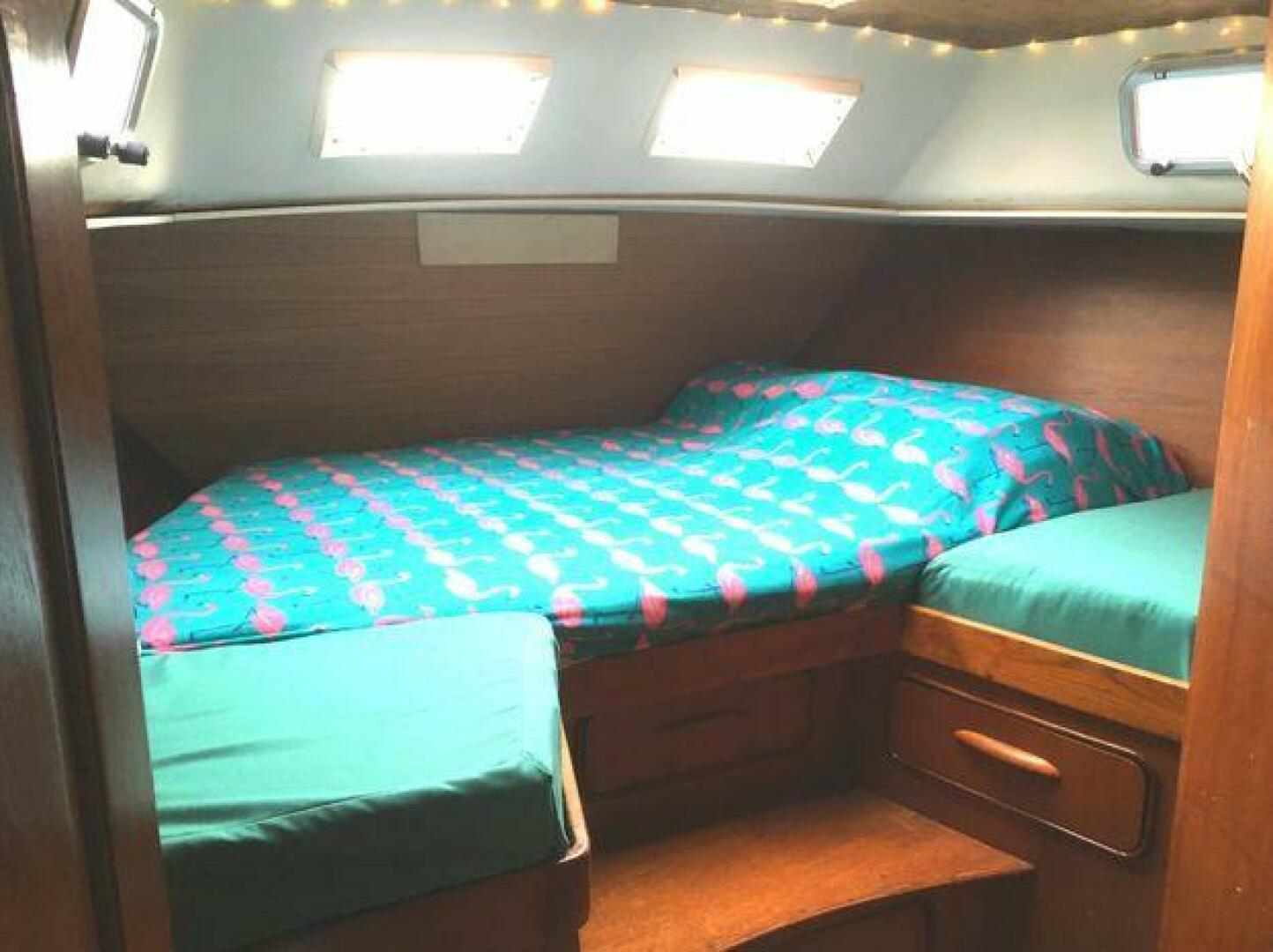Slide: The Image of Gulfstar 44 Center Cockpit 1980 - 4976537