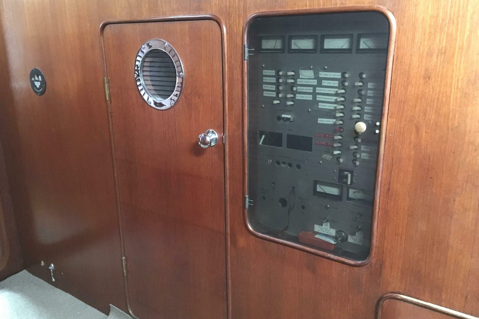 Slide: The Image of Gulfstar 44 Center Cockpit 1980 - 4976540