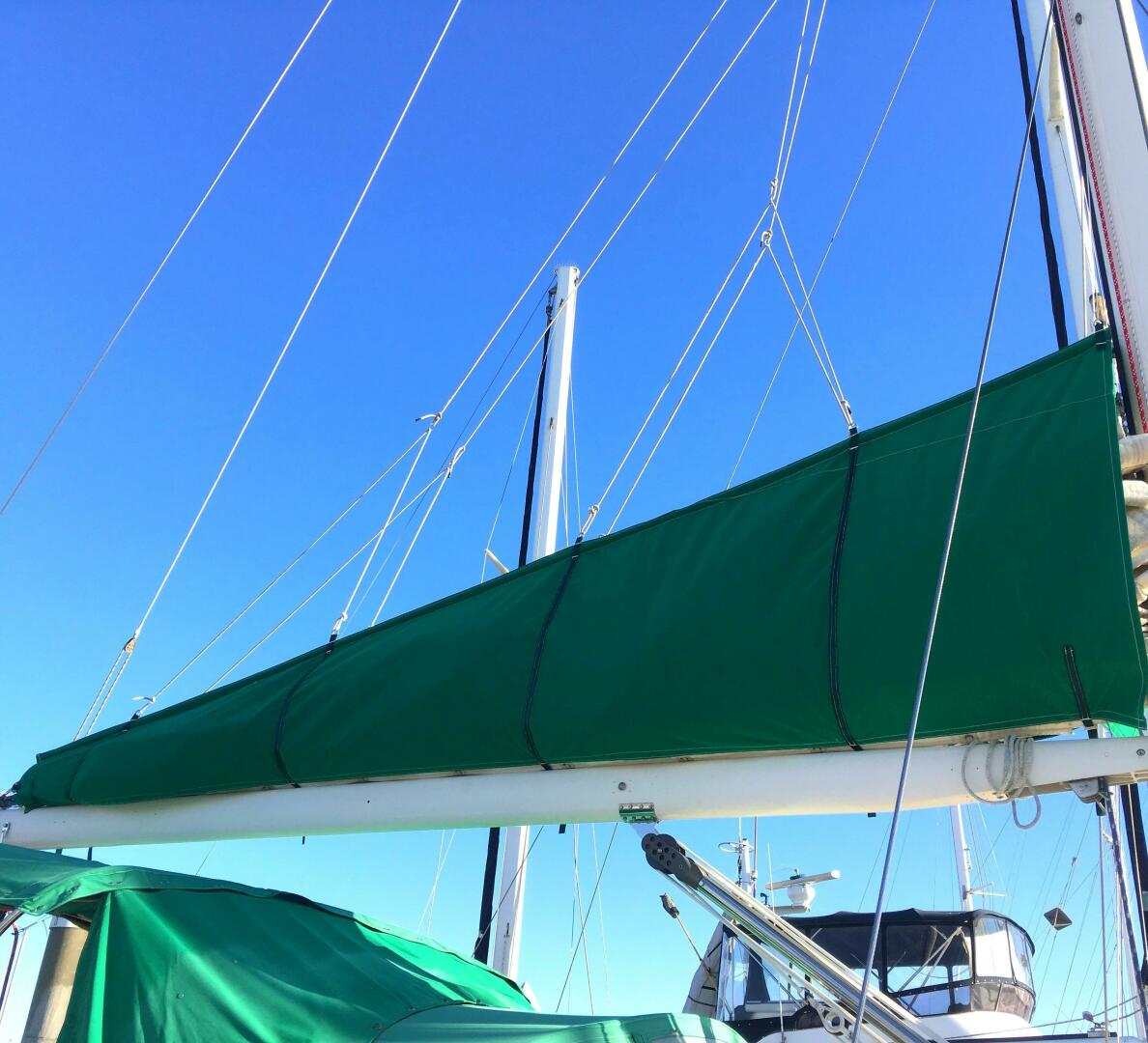 Slide: The Image of Gulfstar 44 Center Cockpit 1980 - 4976549