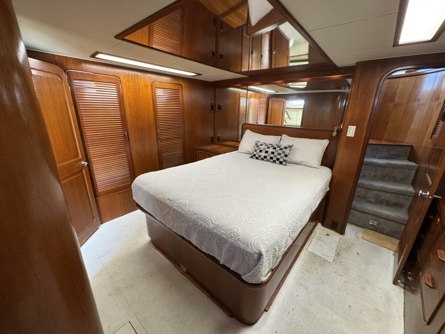 Slide: The Image of Gulfstar 44 Motor Yacht 1988 - 5287906