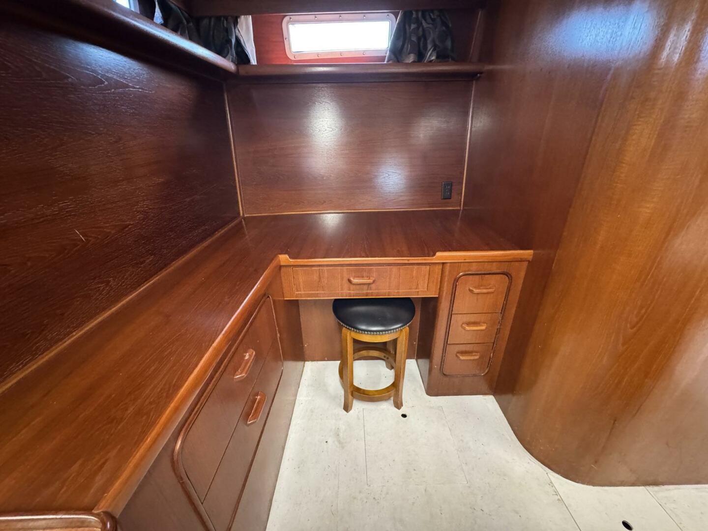 Slide: The Image of Gulfstar 44 Motor Yacht 1988 - 5287911