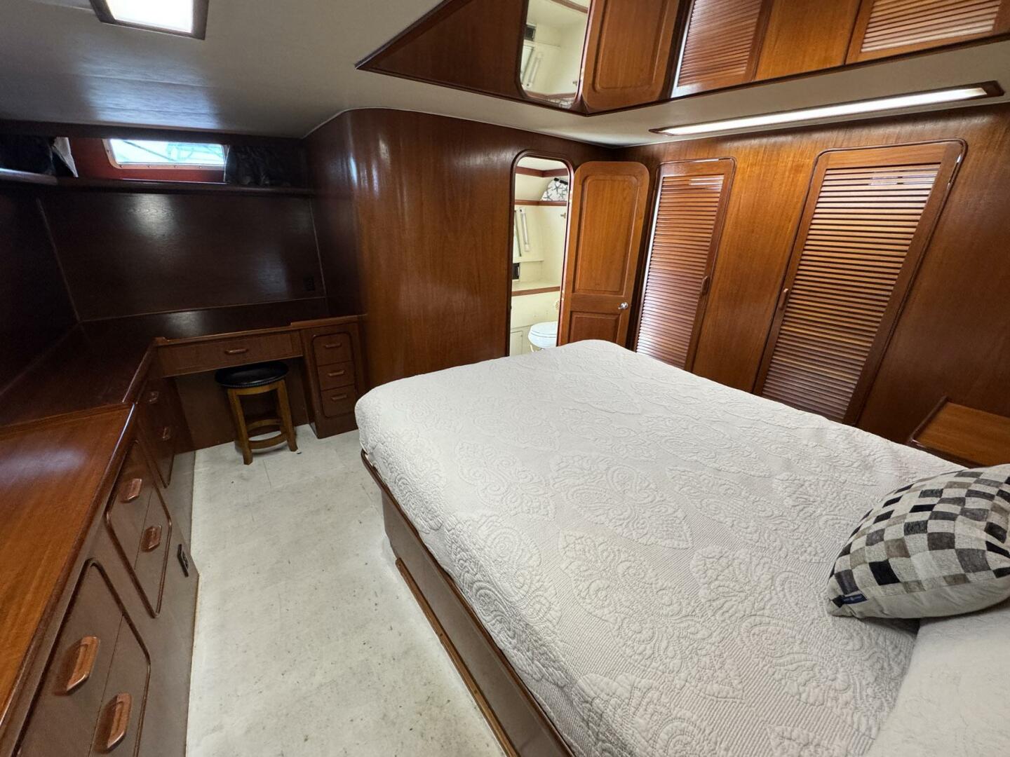 Slide: The Image of Gulfstar 44 Motor Yacht 1988 - 5287913