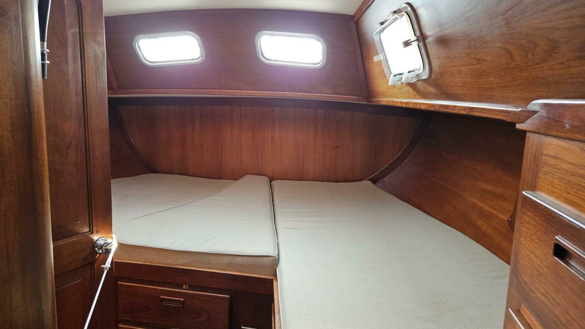 Slide: The Image of Gulfstar 50 1977 - 4555172