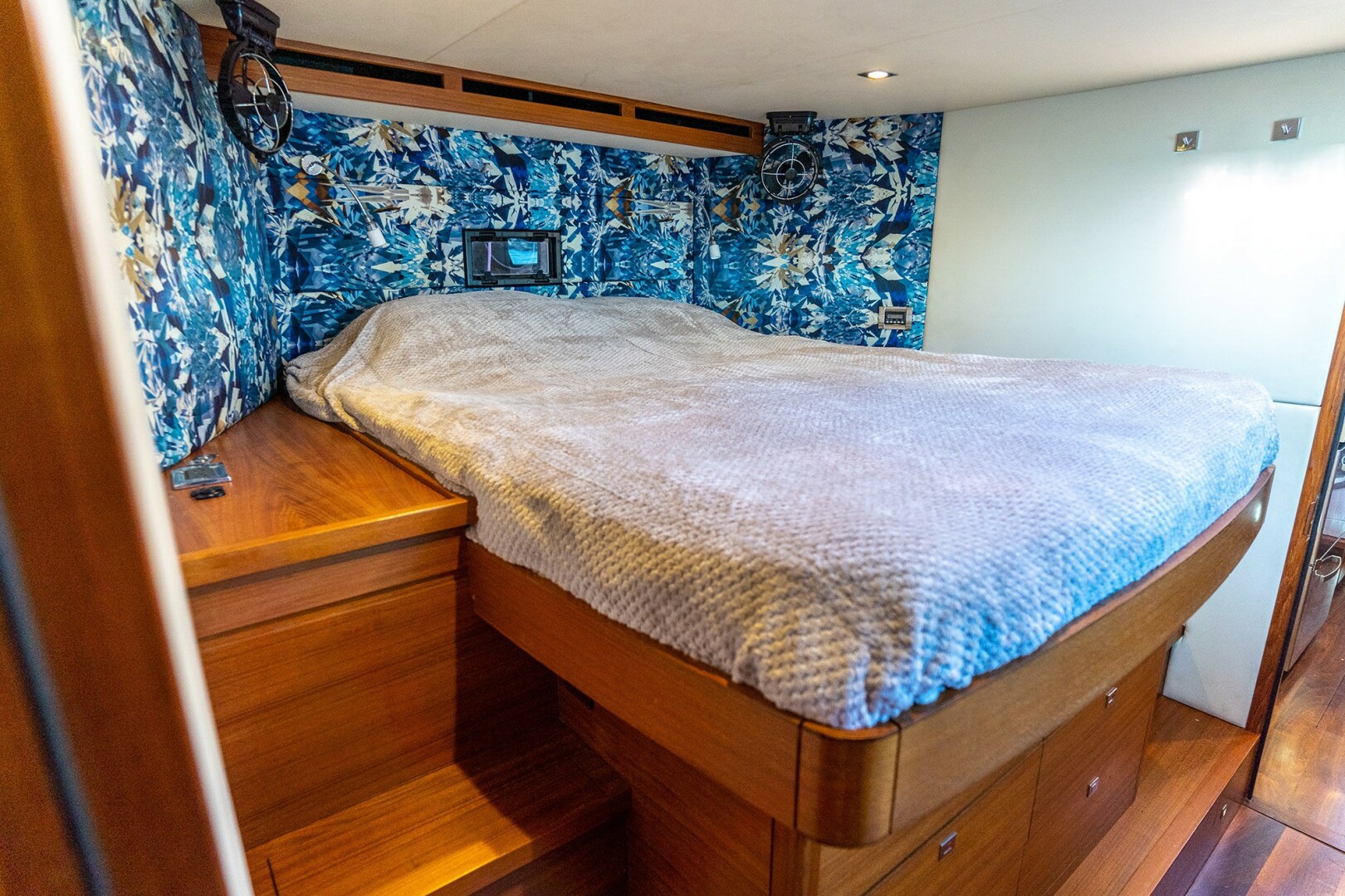 Slide: The Image of Used Sail Catamaran for sale 2014 Gunboat 55 - VANDAL - 4892789