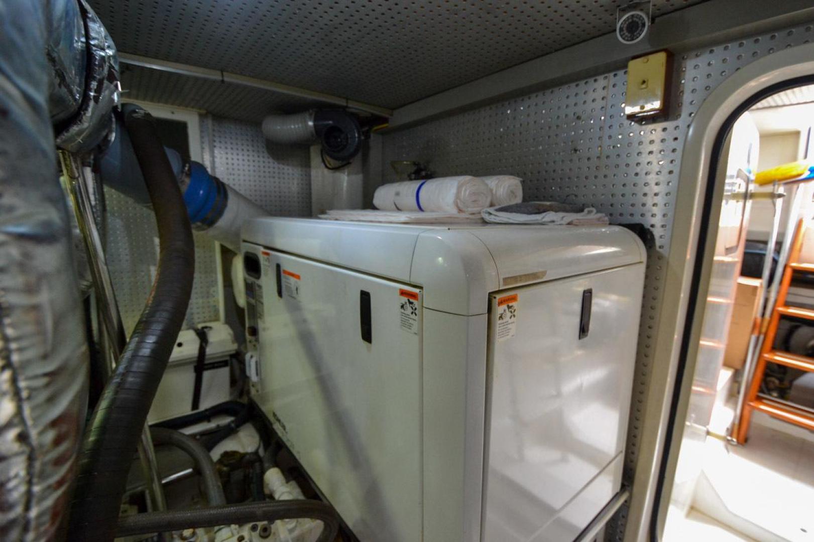 Slide: The Image of Hampton 580 Pilothouse 2009 - 3468238