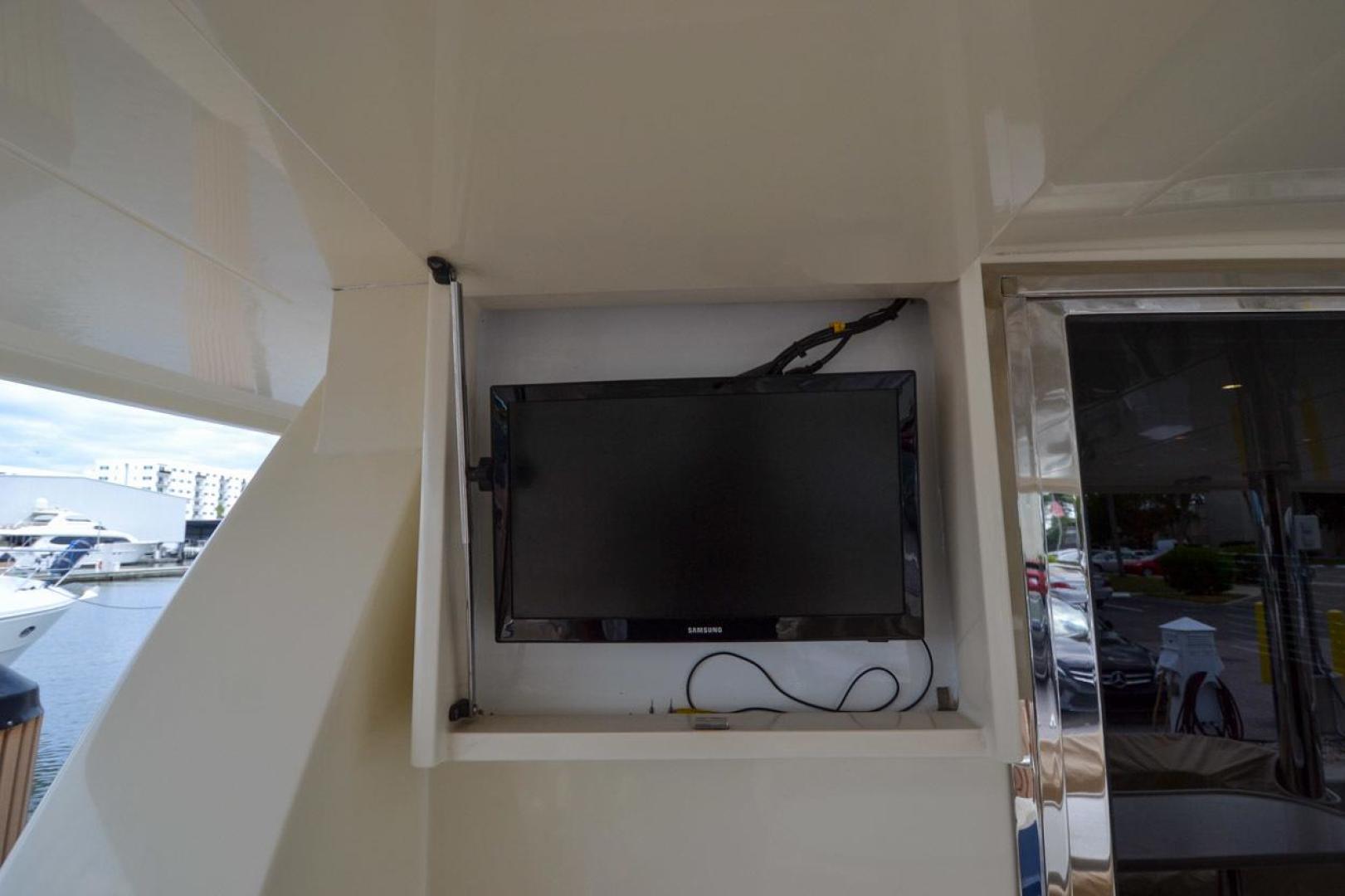 Slide: The Image of Hampton 580 Pilothouse 2009 - 3468256