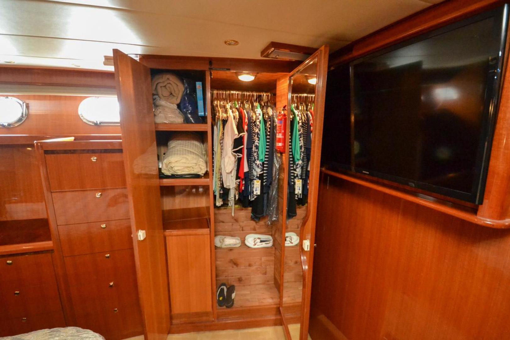 Slide: The Image of Hampton 580 Pilothouse 2009 - 3468167