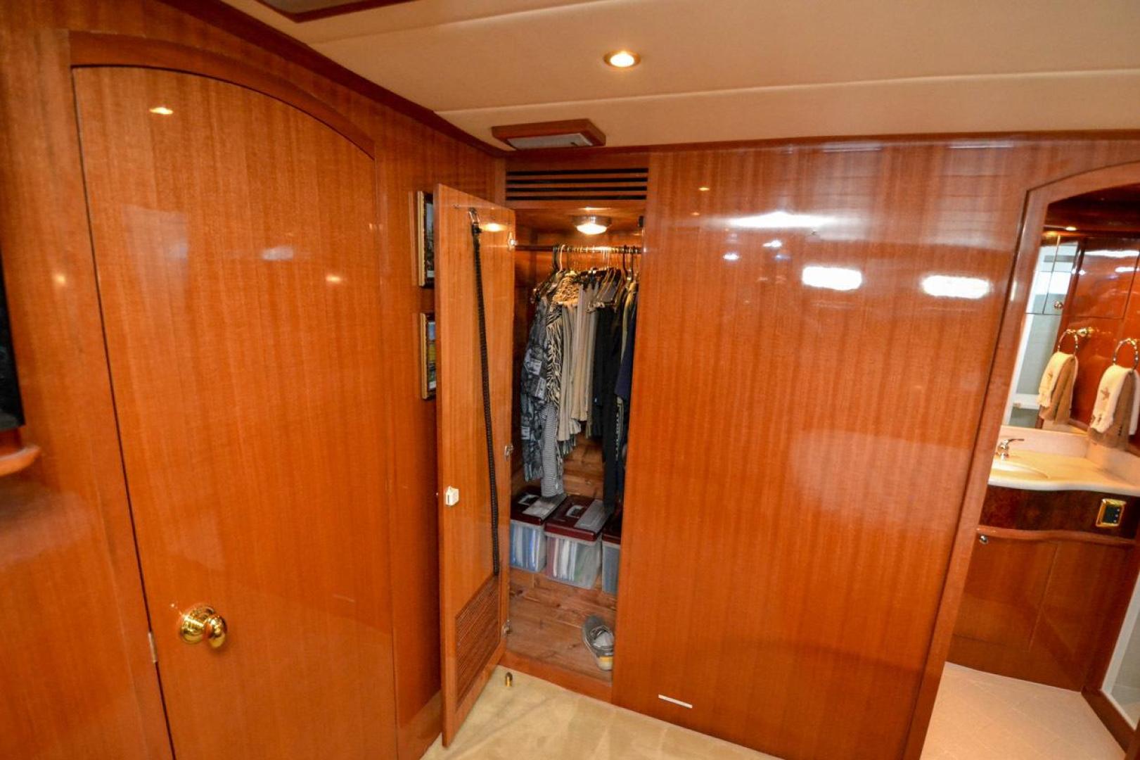 Slide: The Image of Hampton 580 Pilothouse 2009 - 3468174