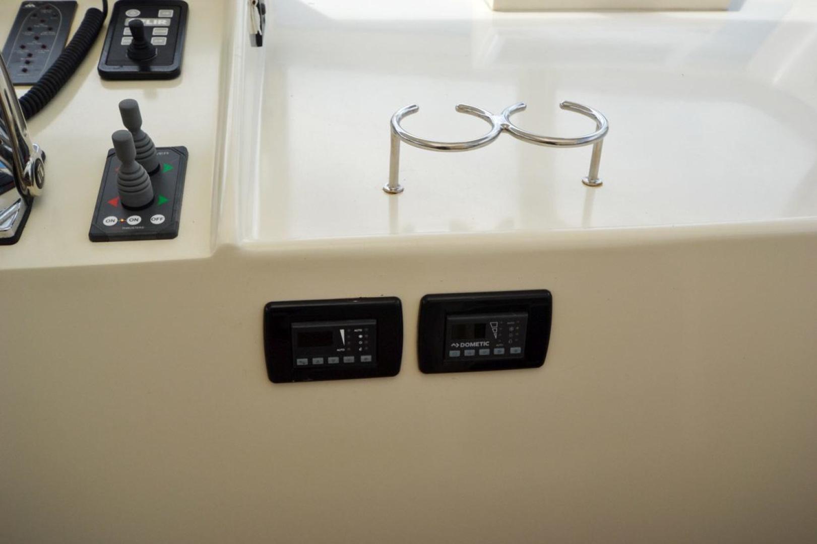 Slide: The Image of Hampton 580 Pilothouse 2009 - 3468192