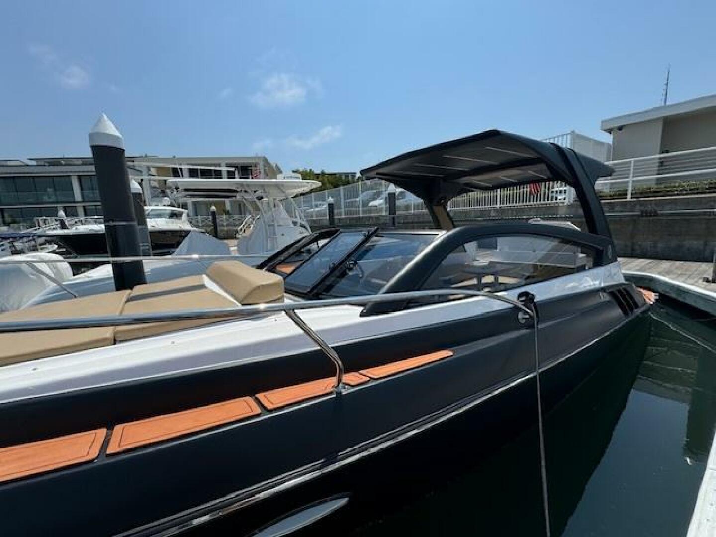 Slide: The Image of Hanover Yachts 305 2023 - 5030020