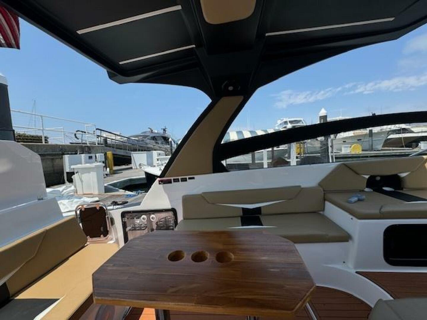 Slide: The Image of Hanover Yachts 305 2023 - 5030025