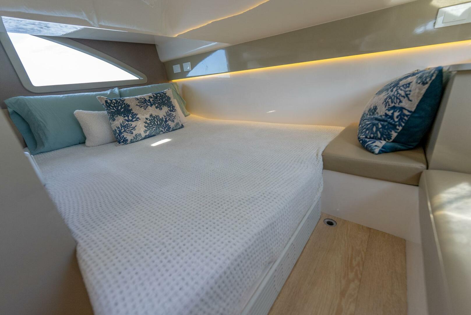 Slide: The Image of Hanover Yachts 347 2025 - 5086000