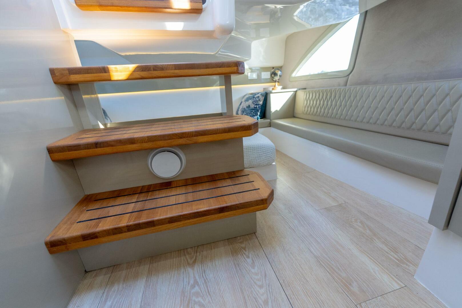 Slide: The Image of Hanover Yachts 347 2025 - 5086001
