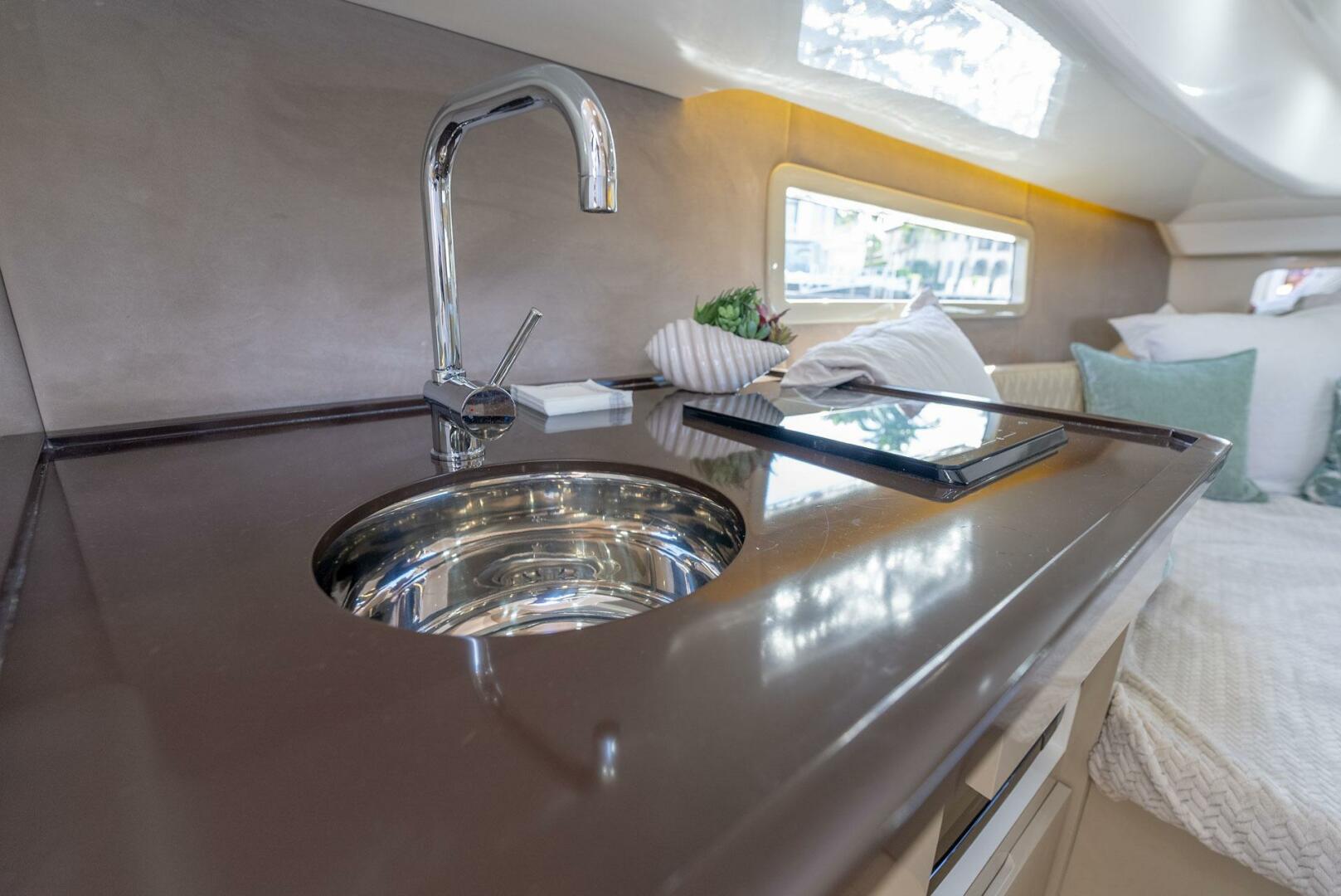 Slide: The Image of Hanover Yachts 347 2025 - 5086005