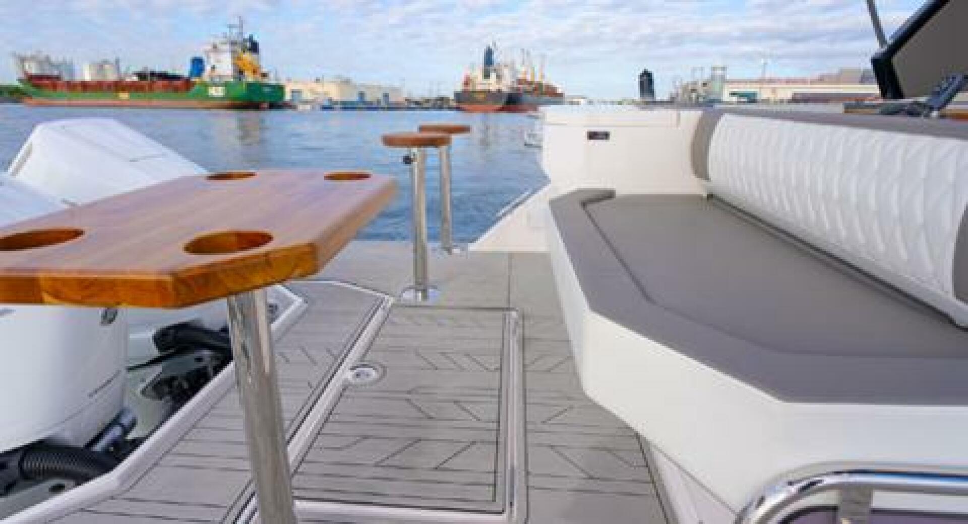 Slide: The Image of Hanover Yachts 387 Outboard Classic Luxury Edition 2025 - 4968034