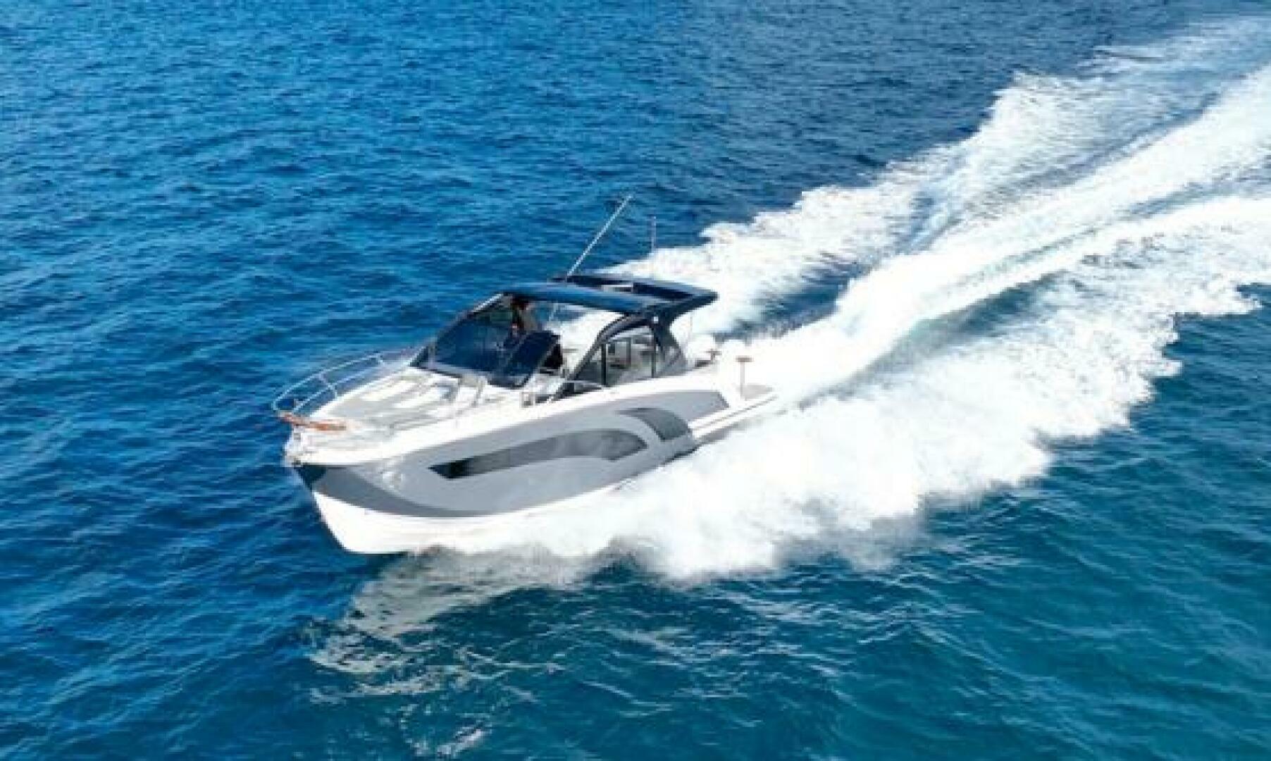 Slide: The Image of Hanover Yachts 387 Outboard Classic Luxury Edition 2025 - 4968046