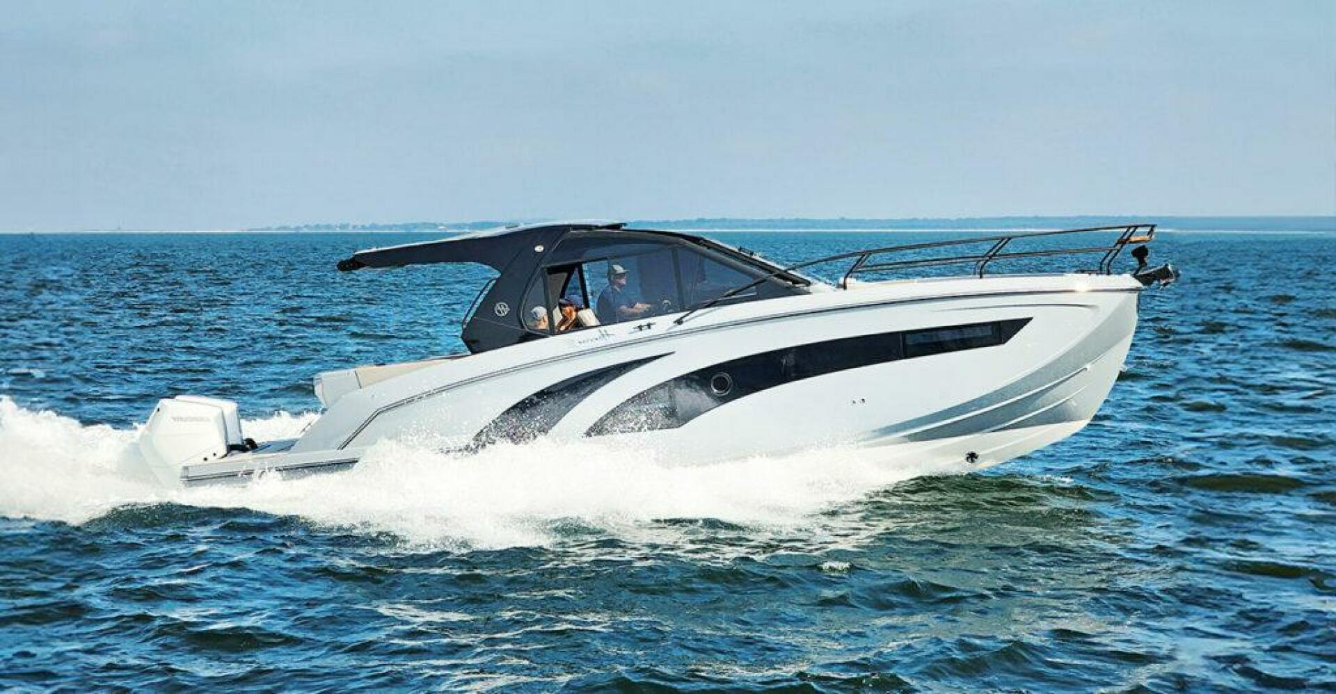 Slide: The Image of Hanover Yachts 387 Outboard Classic Luxury Edition 2025 - 4968049
