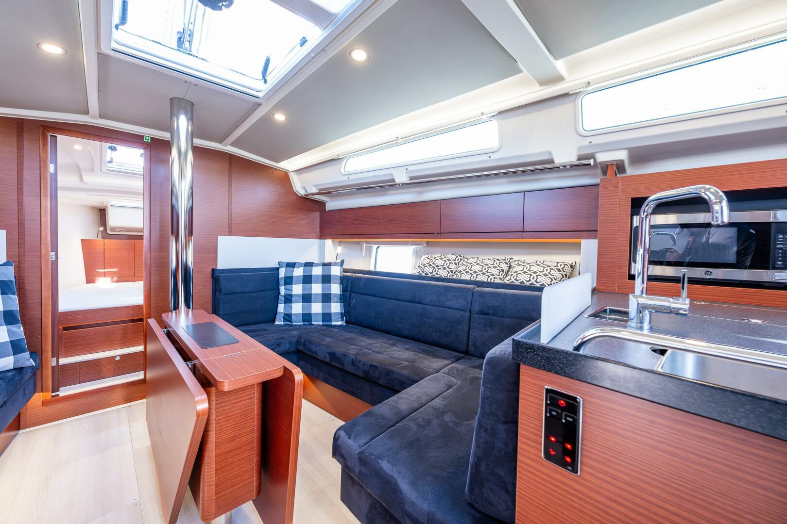 Slide: The Image of Hanse 418 2019 - 5259506