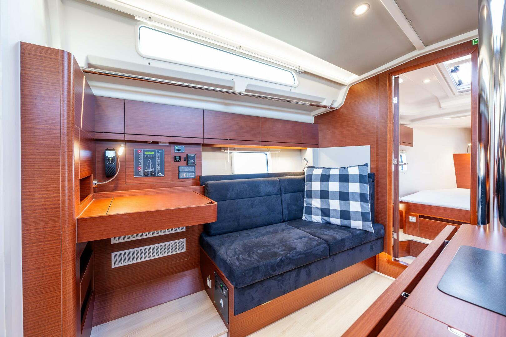 Slide: The Image of Hanse 418 2019 - 5259507