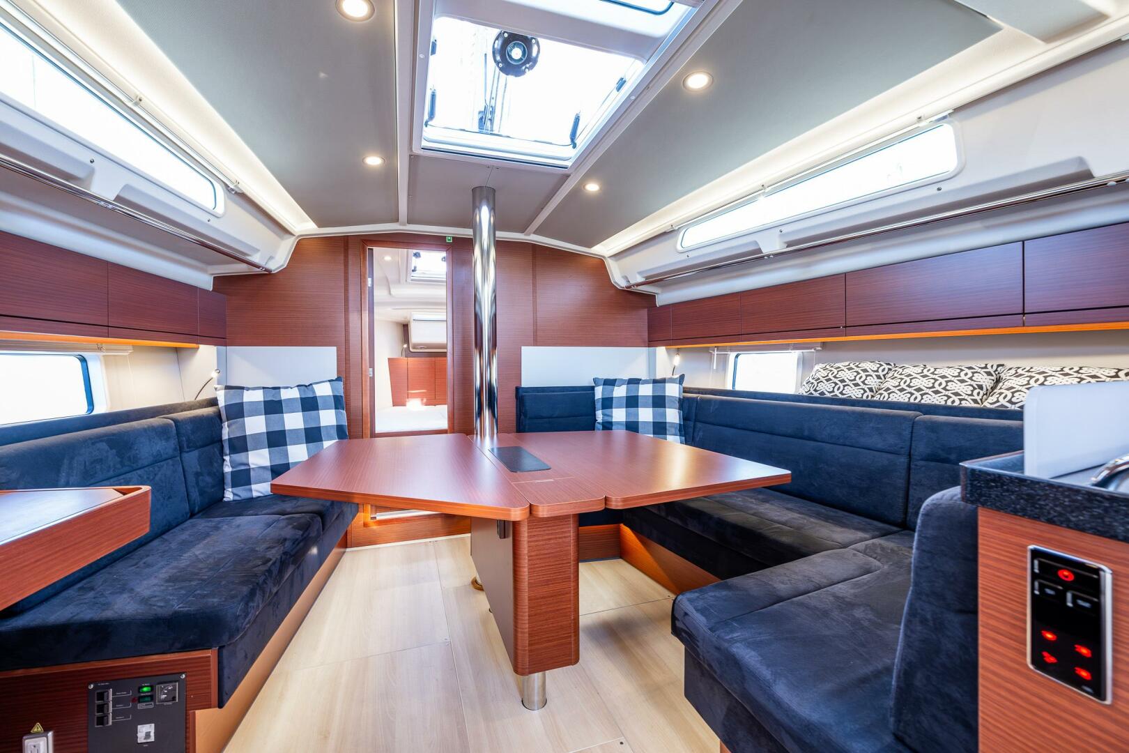 Slide: The Image of Hanse 418 2019 - 5259509