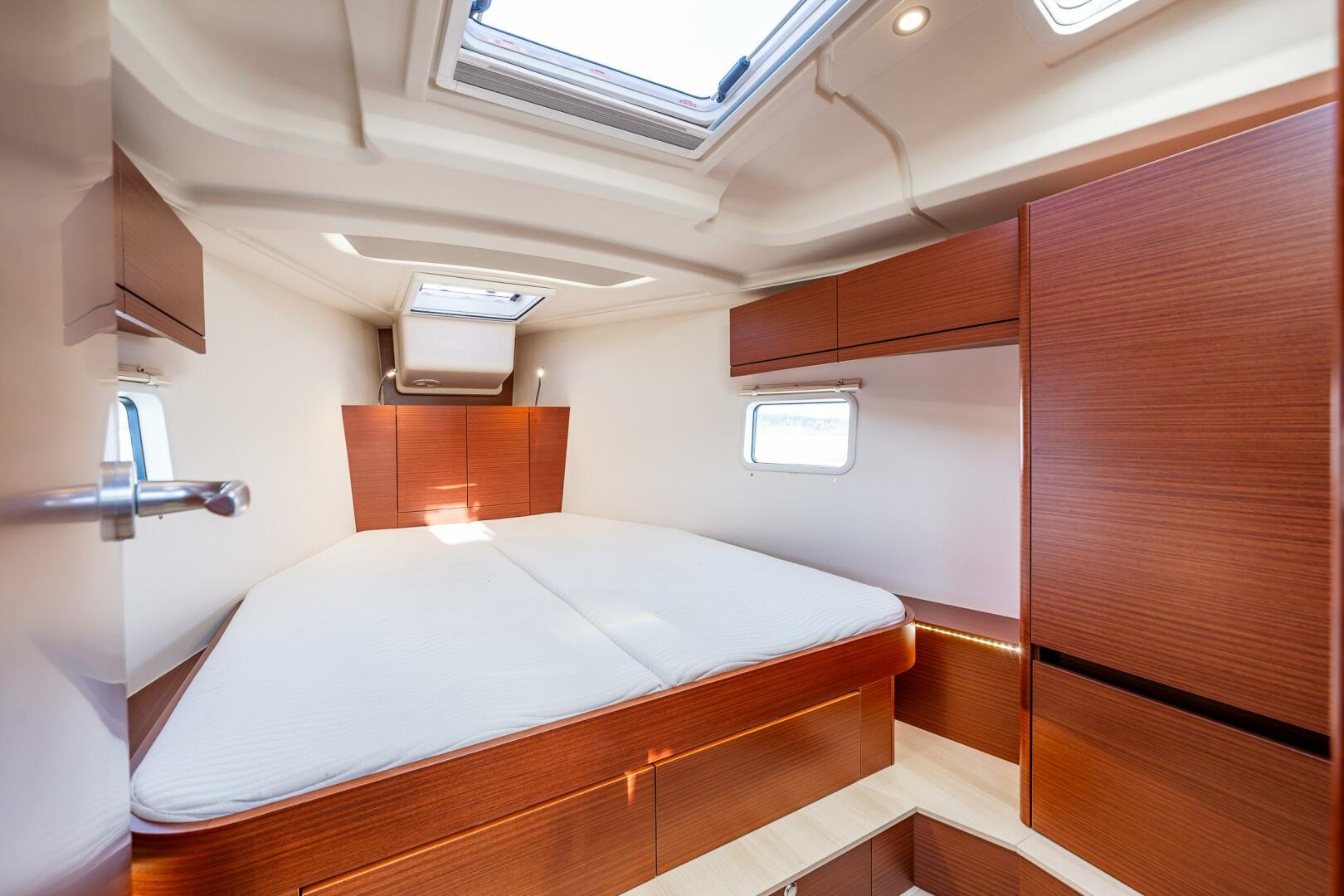 Slide: The Image of Hanse 418 2019 - 5259510