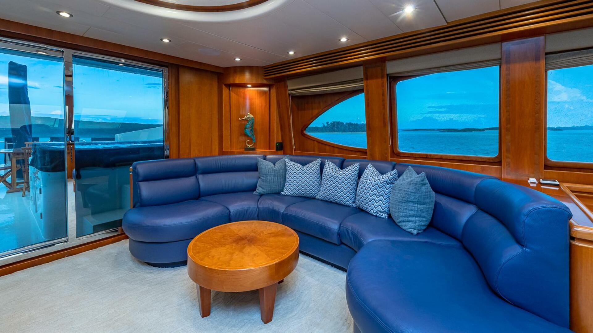 Slide: The Image of Skylounge Settee - 4481725